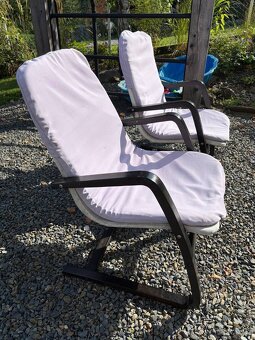 Stůl s 8 židlemi a 2 křesly - 5