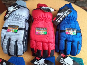 Prodám dětské rukavice odpovídající vel. zhruba 6 - 8 let - 5