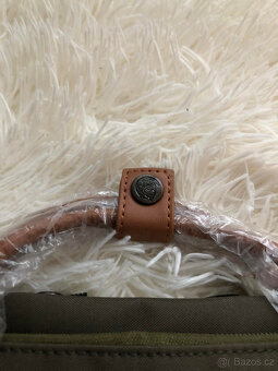 Nový batoh Fjällräven Kanken military s hnědými prvky - 5