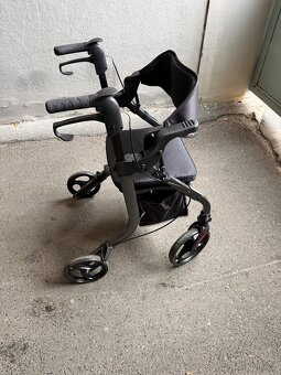 Invalidní chodítko/invalidní vozík - 5