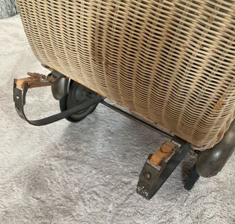 Starý dětský kočárek - 5