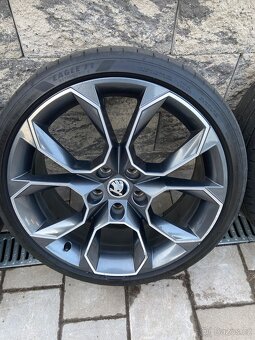 Škoda Octavia RS X-trem R19 origo - 5
