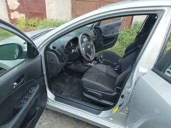 Hyundai i30 1.4 benzín 80kw,-KOUP.ČR,PO STK A ROZVODECH - 5