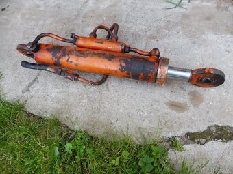 Pístnice nakladač unhz - 5