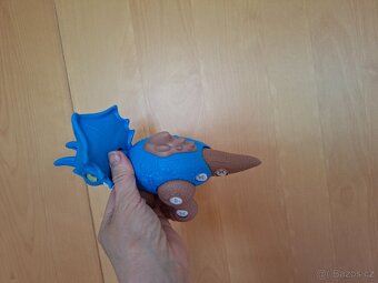 Dinosaurus se šroubkovákem - 5