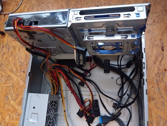 PC - skříň: Chieftec CS-12B-300 černá + zdroj 250W. - 5