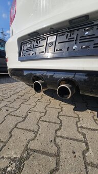VW GOLF V R32 - 5