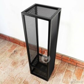 Kovový stojan na polínka ke krbu Perfo 2-Tower z tahokovu - 5