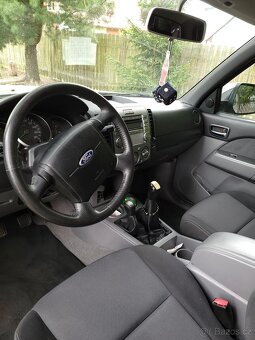 Prodam Ford Ranger 2.5 TDCi stribrna barva - 5