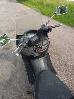 Suzuki Burgman AN 250 - 5