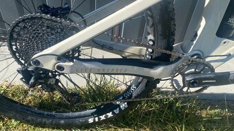 Karbonové kolo YT IZZO Comp - 5