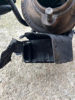 Bmw e60 e61 525d 130kw turbo. - 5