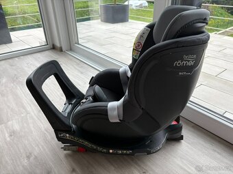 Prodaám Britax Römer Dualfix i-Size – otočná autosedačka - 5