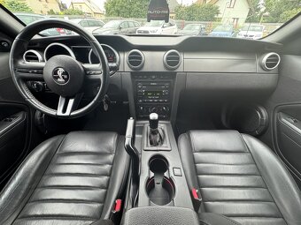 Ford Mustang 5.4 GT 500 SHELBY 335kW Manuál 33 107 Km Xenony - 5