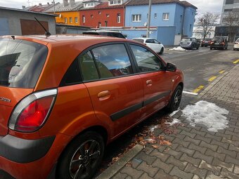 KIA RIO 1.5CRDI - 5