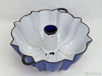 Modrá litinová bábovka - 5