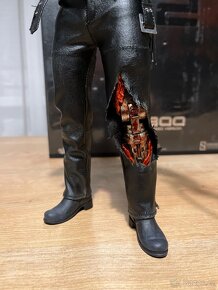 Hot Toys DX13- Terminator 2 - 5