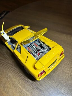 Lamborghini Diablo 1:18 - 5