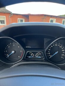 Ford Focus 1.6 - 5