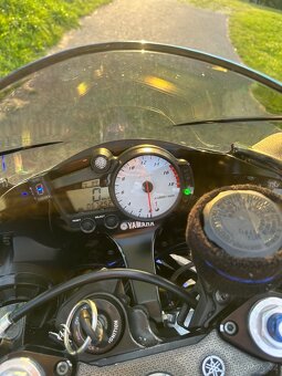 Yamaha YZF R6 - 5