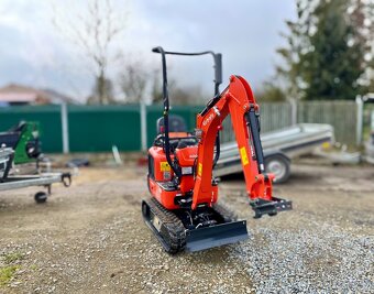 Pronájem minibagr Kubota K008 - 5