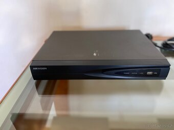 đ˘ KAMEROVĂ BEZPEÄNOSTNĂ SYSTĂM HIKVISION 4K IP POE - 5