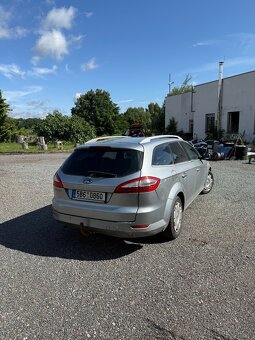 Ford Mondeo 2.0i - 5