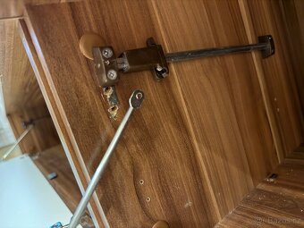 Prodám obývací stěnu a konferenční stůl - 5