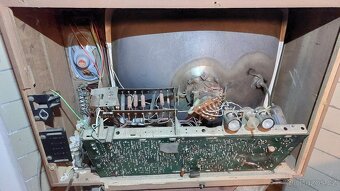 Televize Tesla Limba 4252U (černobílý televizor) - 5