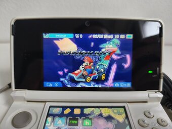 Nintendo 3DS Ice White + homebrew hack a 64GB karta - 5