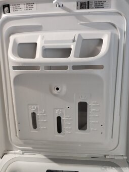 Vrchem plněná pračka Indesit - 5