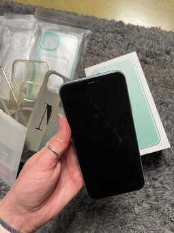 Apple iPhone 11 64GB - 5