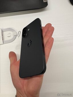 iPhone 16 256 gb černá barva - 5