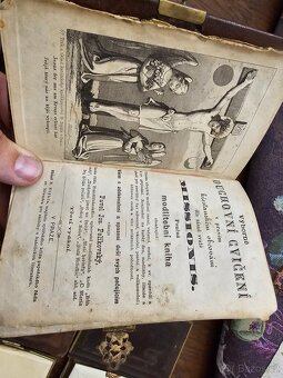 Sbírka 10ks starožitných církevních- modlitebních knížek - 5