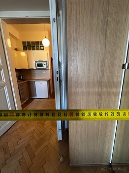 Rohová skrin se zrcadlem Ikea - 5