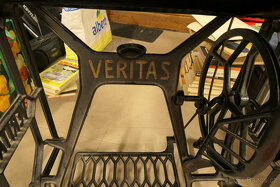 Prodám šicí stroj VERITAS - 5