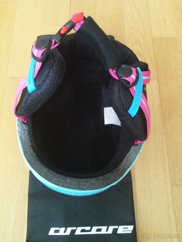 DĚTSKÁ LYŽAŘSKÁ PŘILBA - 5