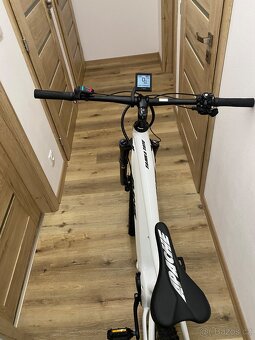 Elektrokolo Apache tanka tate 2025 - 5