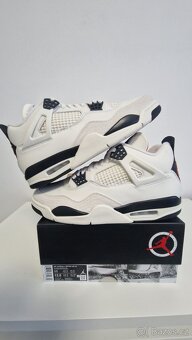 Jordan 4 Retro Flight Club - 5