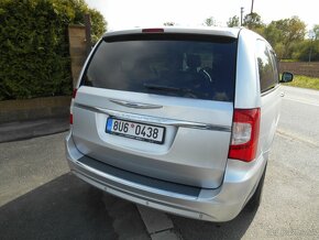 Chrysler Town Country 3,6 Limited 2xDVD, úhly 2011 - 5