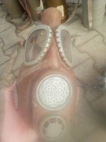 Vojenské masky s futralem. - 5