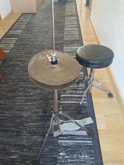 Hi hat + stolička k bicím - 5