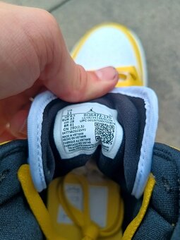 Air Jordan 1 Mid "Vivid Sulfur" Wmns - 5