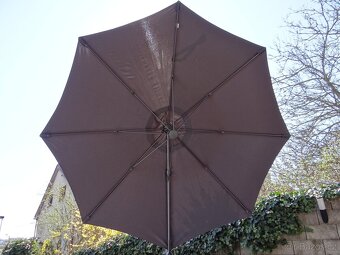 Designový závěsný slunečník Sunfun s šedým potahem - 5