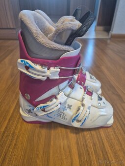 Prodám lyžařský set - lyže, boty, helma - možno i zvlášť - 5