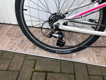 DÍVČÍ KOLO 24 - 5