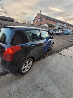 SUZUKI SWIFT ROK 2007 S MOTOREM 1,3 BENZIN - 5