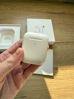Prodam Apple airpods 2. generace - 5
