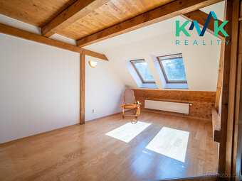 Prostorný byt 3+1, 90 m², po rekonstrukci, 15 min. pěšky do - 5