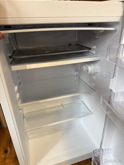 Malá lednička s mrazáčkem - 5